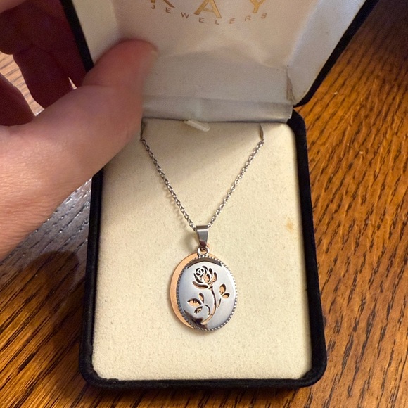 Elegant Silver and Copper Necklace - Picture 2 of 6